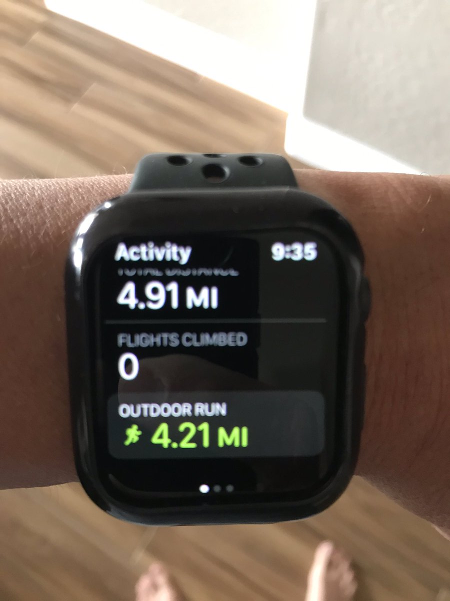 richmorrisjr's tweet photo. I might be icing for the next 42 days as well.  @katiemorris53 #PatsRun https://t.co/NaPyPrdik0