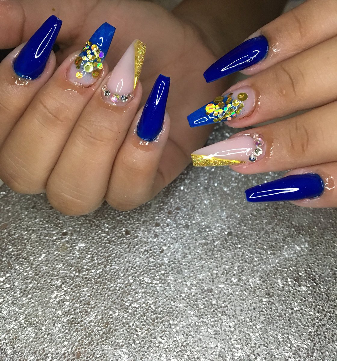 icnailsdesigner's tweet photo. 💙✨🤩
#ILoveNails #NailsDesigner #Cutilação #Ballerina #Acrigel #Blue #UnhasDeLuxo #Encapsulada #Pedraria #ManicurePorAmor #AcrigelFormatos #UnhasAcrilicas #acrilicnails #lixamentotecnico https://t.co/ce8rEeuPhd