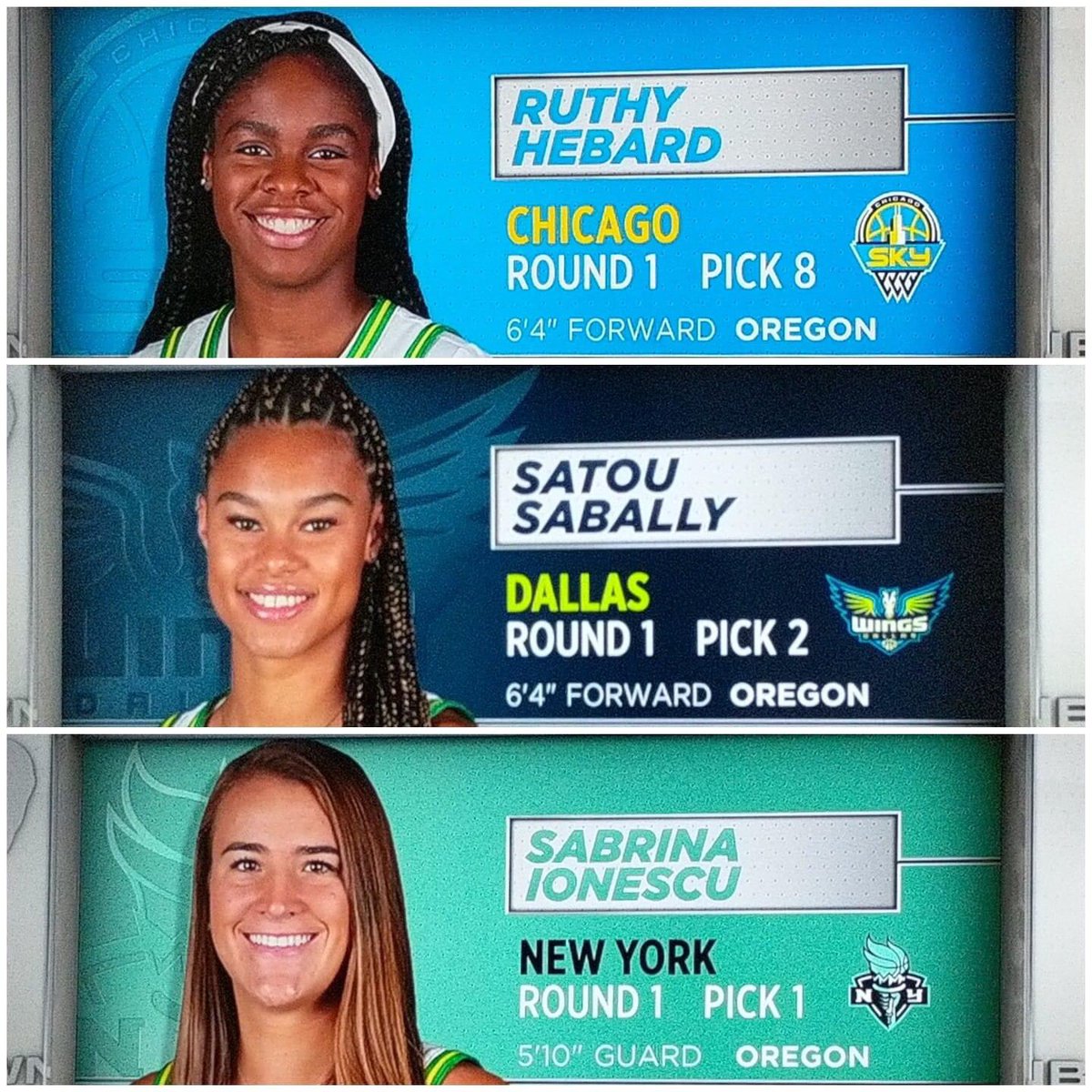 So awesome <a href="/OregonWBB/">Oregon Women’s Basketball</a> <a href="/UOWomeninFlight/">UO Women In Flight</a> <a href="/UOAlumni/">UO Alumni</a> #GoDucks 😎👍