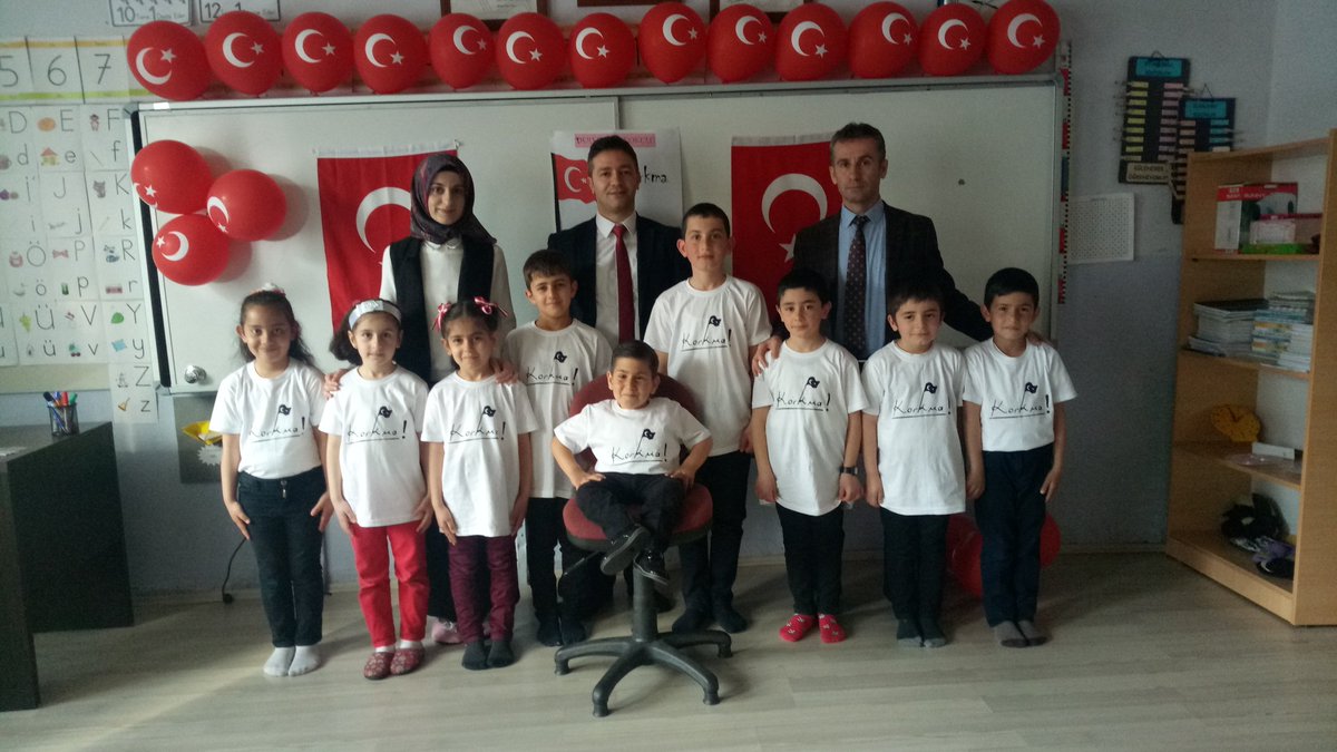 Benimle dünyaya bakanlar var. 
Benimle çağlayıp akanlar var. 
Peygamber mesleği benim mesleğim. 
Övünerek söylerim her zaman. 
Ben köy öğretmeniyim. 🌿🌸🤗 #okulumuözledim <a href="/skaygusuz/">Salih Kaygusuz</a> <a href="/OrhanOzen_25/">Orhan ÖZEN</a> <a href="/Erzurum_Mem/">Erzurum İl Millî Eğitim Müdürlüğü</a> <a href="/MemTortum/">Tortum İlçe MEM</a> <a href="/ziyaselcuk/">Ziya Selçuk</a> <a href="/tcmeb/">Millî Eğitim Bakanlığı</a>