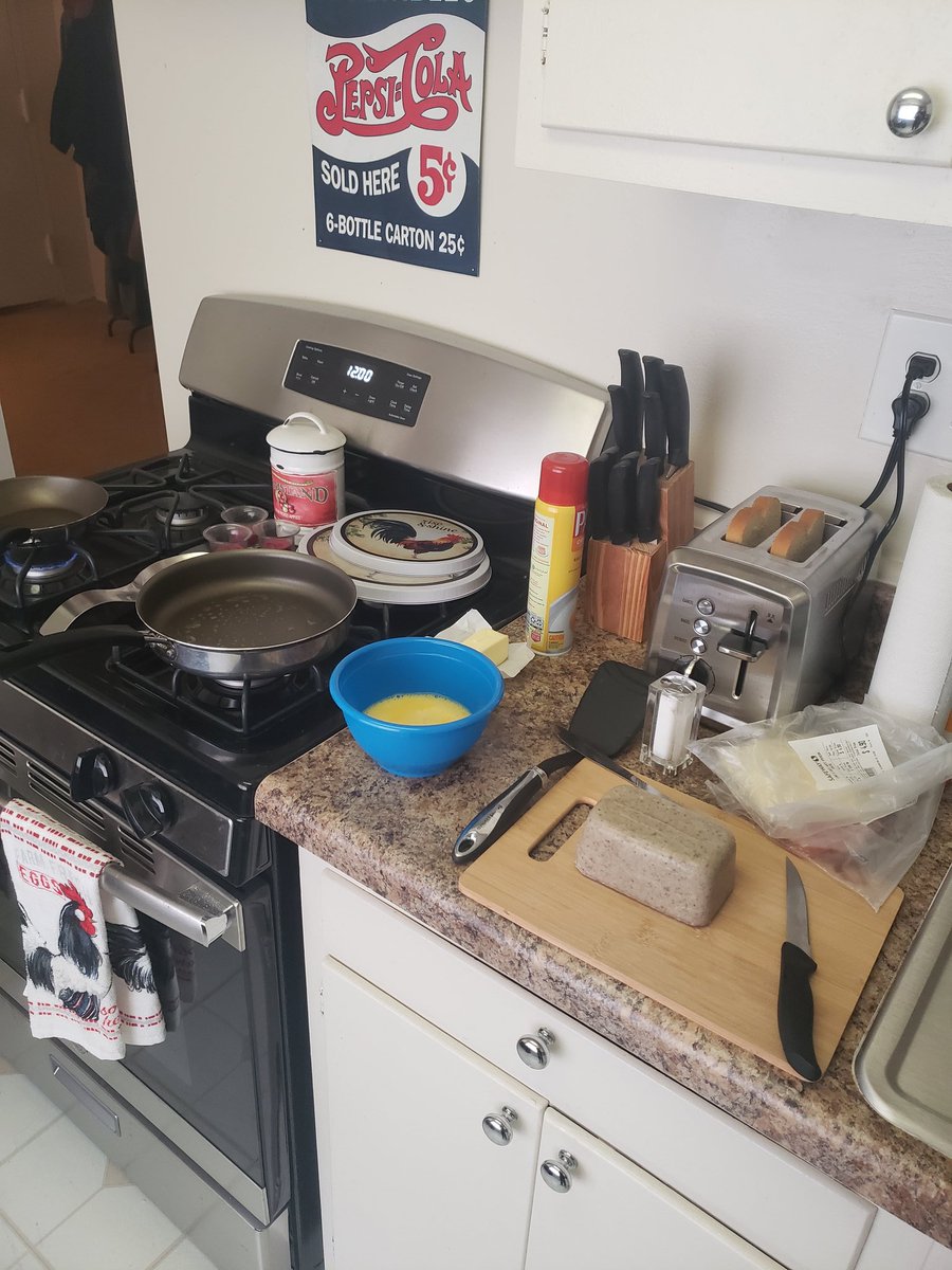 StephenGutowski's tweet photo. I miss diner food so I made a ham and cheese omelet, scrapple, and toast. It was delightful. 😋 https://t.co/rEtoIdwM3x