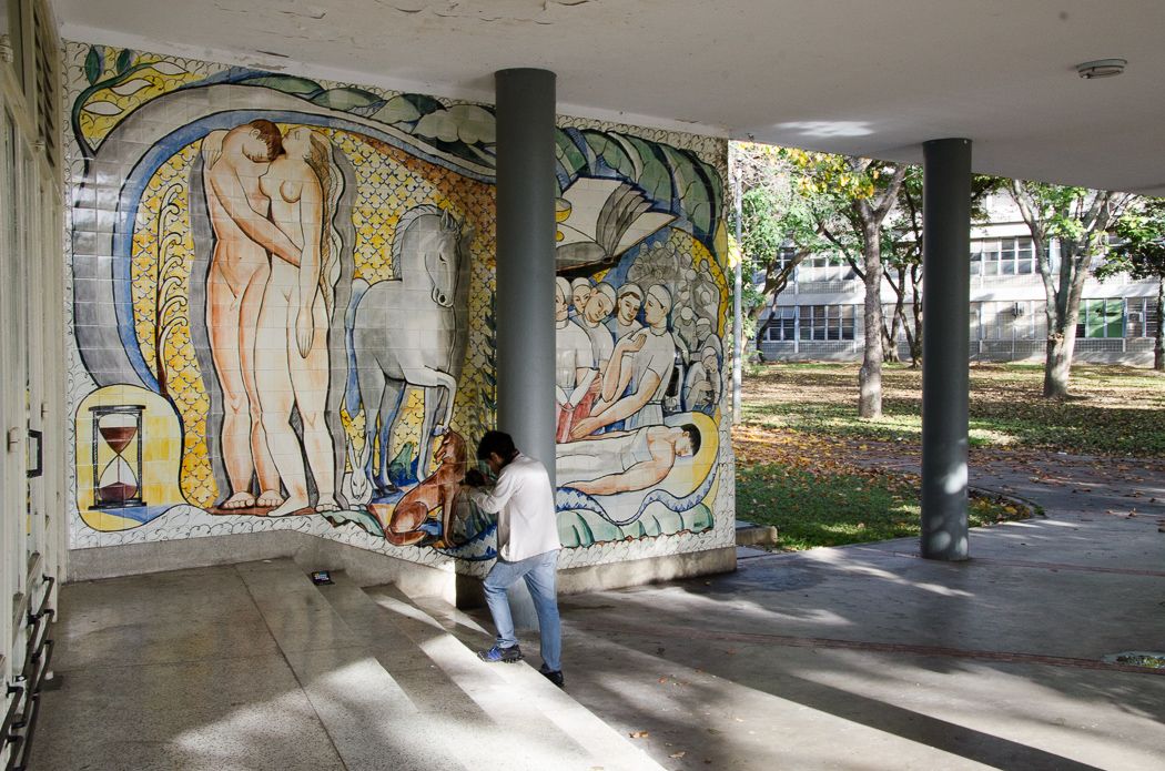 ArckProject's tweet photo. This #WorldHeritageDay, we celebrate heritage of Venezuela. In collaboration with @IAM_Vzla we successfully taught digital preservation techniques to students, community members, #photographers. @ICOMOS See the cultural collection: https://t.co/bojMUhgLlO #theArckProject https://t.co/uMzib8Ciqt