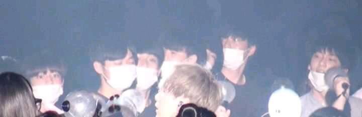 TXT WAS SPOTTED DURING THE HYYH EPILOGUE CONCERT OF BTS AWWW SO CUTE THEY ARE STILL BABIES!