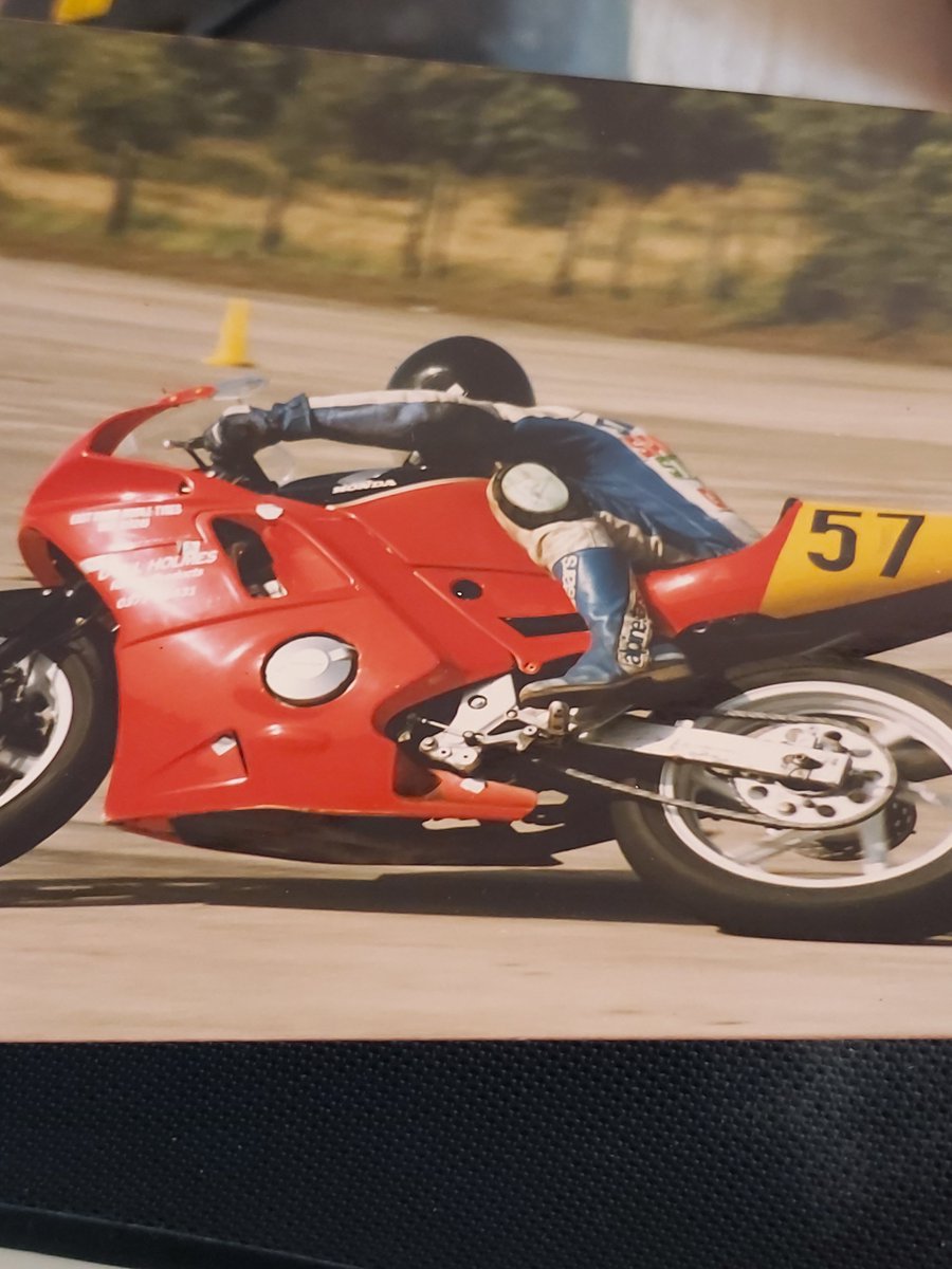 mark0582's tweet image. My brother cbr's from when he was racing between 1988 and 1992 and he won against a young DJ in 90 on his first cbr