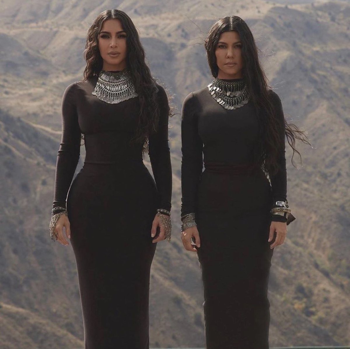 KimKardashian's tweet photo. Happy Birthday @kourtneykardash https://t.co/8nFHIn6t2l