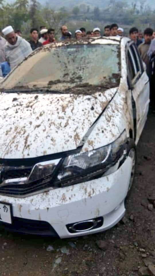  #IED attack on the car of  #MalikAyaz in Lagharai area of  #Bajaur district. He narrowly escaped the blast but car reportedly damaged