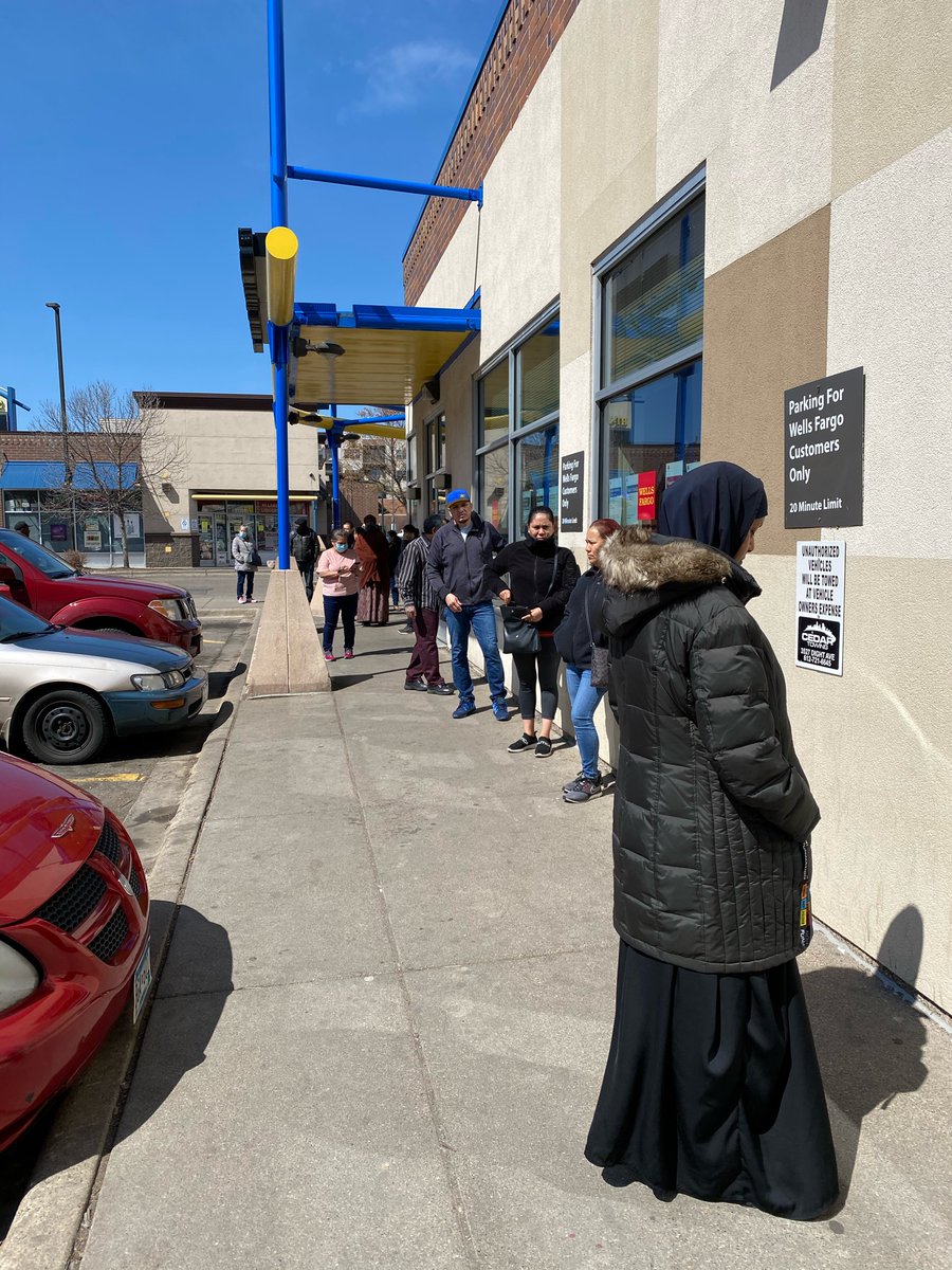pamhillk's tweet photo. @ask_wellsfargo most of these _customers_ behind me will not get “service” today because there are too many for this location and the bank needs to close, adding stress to your staff by forcing your staff to turn them away. C’mon @wellsfargo, do better. https://t.co/mIcDL1nxxA