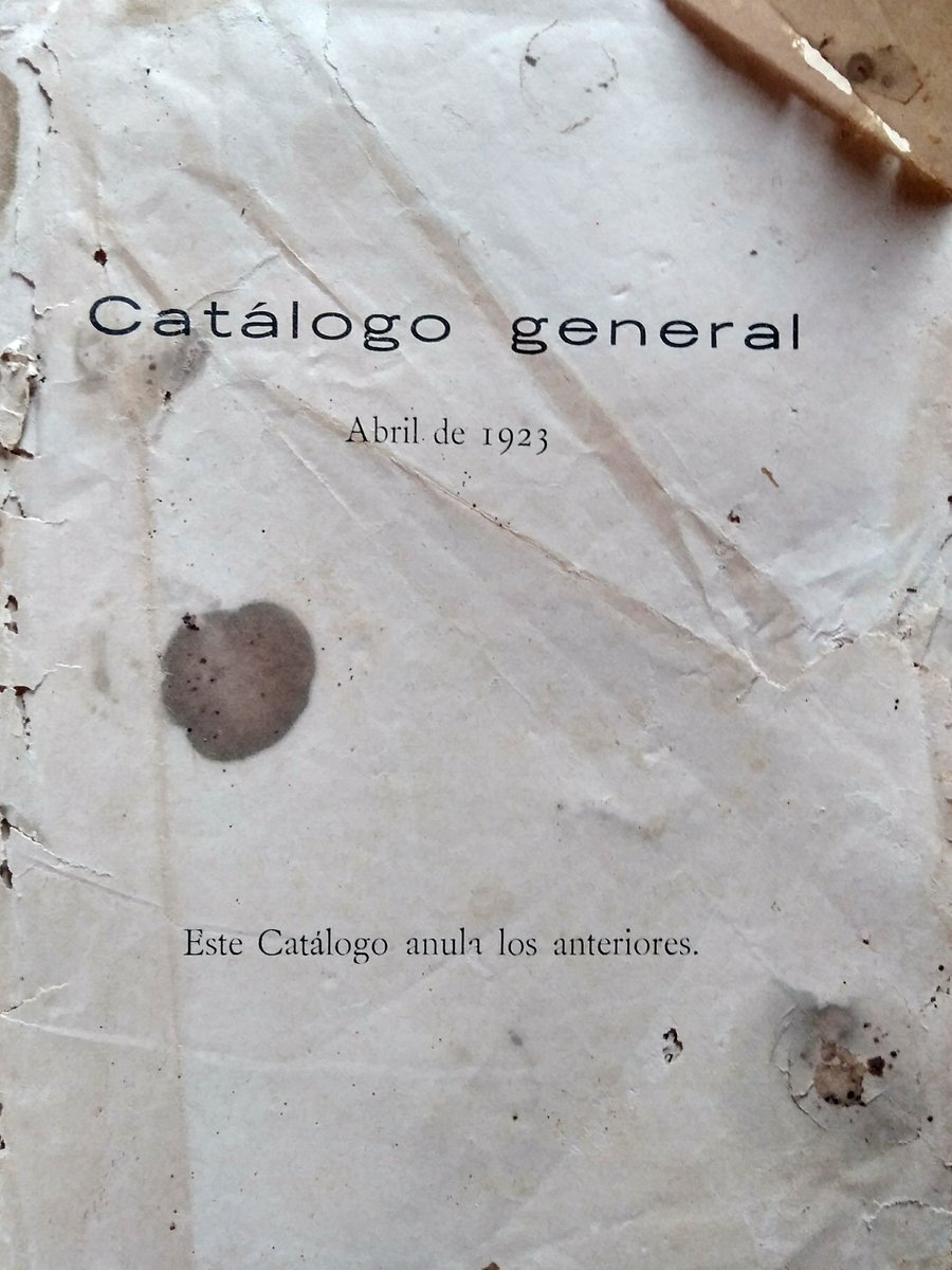 gnoguevi's tweet photo. Els catàlegs d'impresors són una gran font per estudiar el material imprès efímer tot i ser poc habituals. Avui he tingut la sort de trobar-ne un a les golfes! #ephemera @MBCP_UB #estampes https://t.co/it9oclvXeH