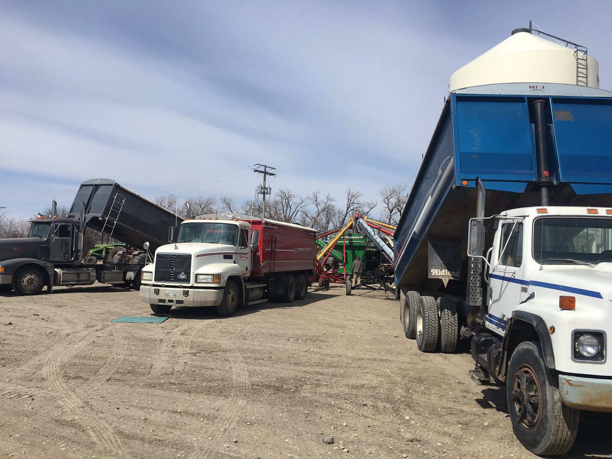 BurnerCrop's tweet image. Full season cover blending. Always an interesting time. Good friends and good luck make it all possible. 

It’s so much fun we’ve decided to do an extra day of blending, so we do have extra tonnes if anyone is interested! 

❤️ or RT appreciated. Message me for more info