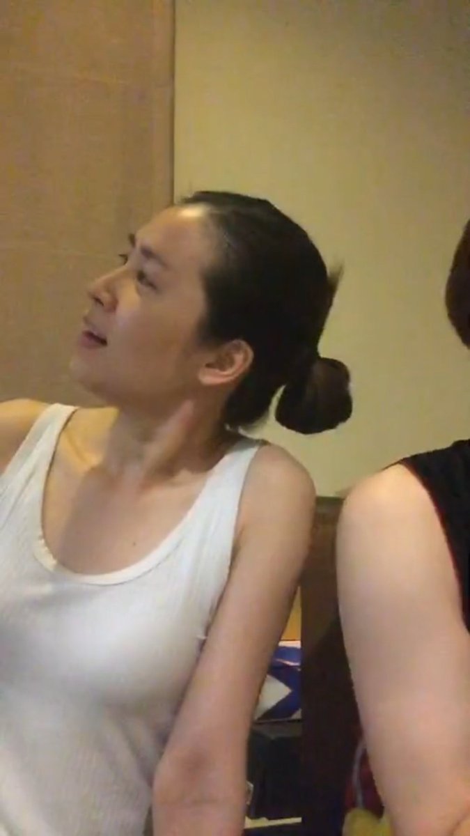 MyBunnyNoi's tweet photo. พากย์เก่ง 5555
#cheerny14 #_cchoot #CheerChoot
#Liveสุดคิ้วท์by_cchoot https://t.co/390SmpujPu