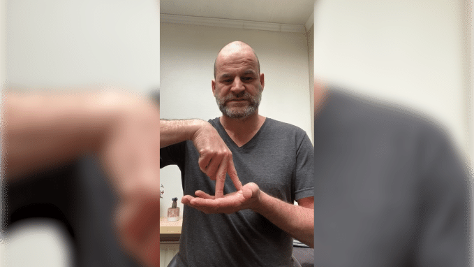 Marc Van Ranst heeft eigen naamgebaar: “Het groeit uit de dovengemeenschap zelf” dlvr.it/RV1Lhs