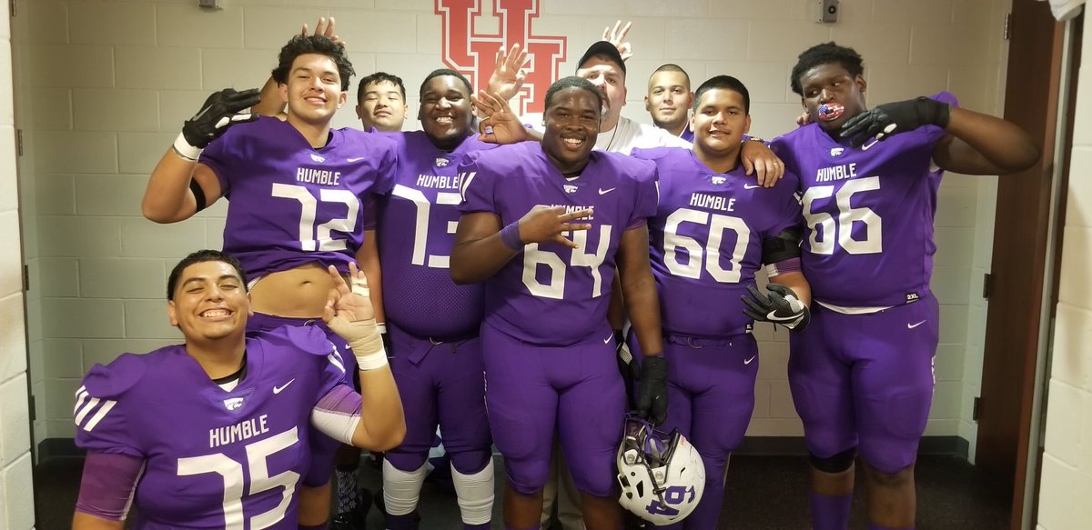 coachHDZ11's tweet photo. S/O to the hardest working men on the field. A job that has no glory in the paper, but you are appreciated more then you know!! The heartbeat of a football team. #linemanappreciationday @wavy_marg @donpablo75 @L_bogei @kentrell_mason @Juicedupnate @RyanSuge2 https://t.co/7cY7iJpN41