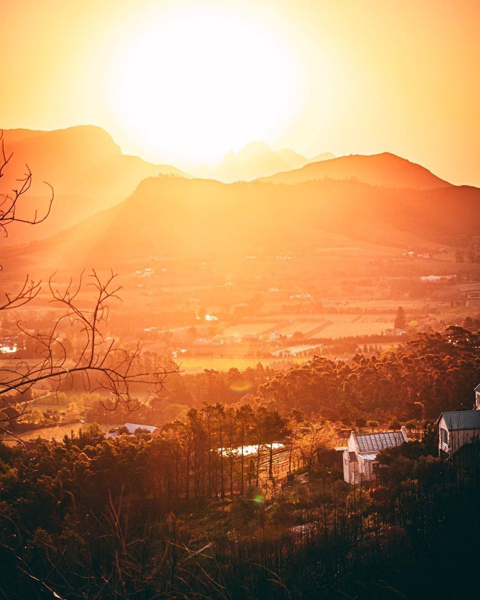 southafricauk's tweet photo. Let's take a moment to dream. Where will be the first place you visit in South Africa when you can return? 💛🇿🇦

Pictured is the beautiful Franschhoek Valley in the Cape Winelands beautifully captured by @herschellemark on Instagram. #meetsouthafricaLATER https://t.co/dw7UpIwKxc
