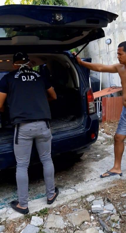 AlvaroAlvaradoC's tweet photo. Autoridades detienen en su casa en Chame al hombre  que grabó un video con el tema de los Bonos diciendo que era para bebidas alcohólicas en un momento en que hay tanta gente necesitada en este país. No es momento de burlas ni de bromas. https://t.co/BhRfI0RNOQ