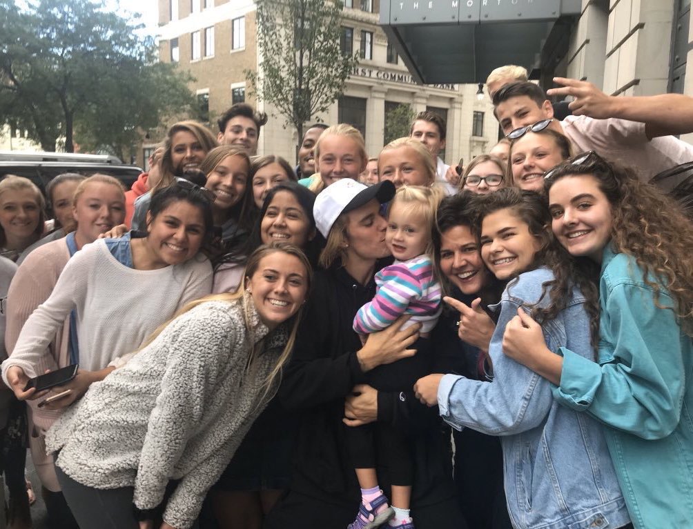 estherwuff's tweet photo. the relationship between justin and his beliebers is special #biebervirtualconcert https://t.co/w8pG96Wumm