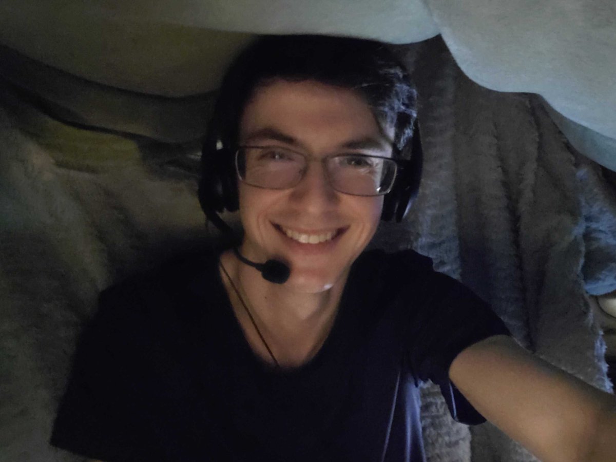 GogglesOptional's tweet image. A few Gogglers got creative with their at-home studios 🏠🎙Or is recording at home just an excuse to make a blanket fort? Either way, the recordings are turning out great! Tune in to our first #SafetyGoggles episode to hear for yourself!  
gogglesoptional.com/episode-311-sa…