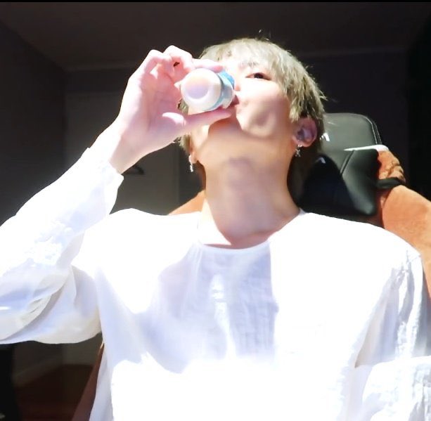 jaerong loves yoghurt just like taeyong 