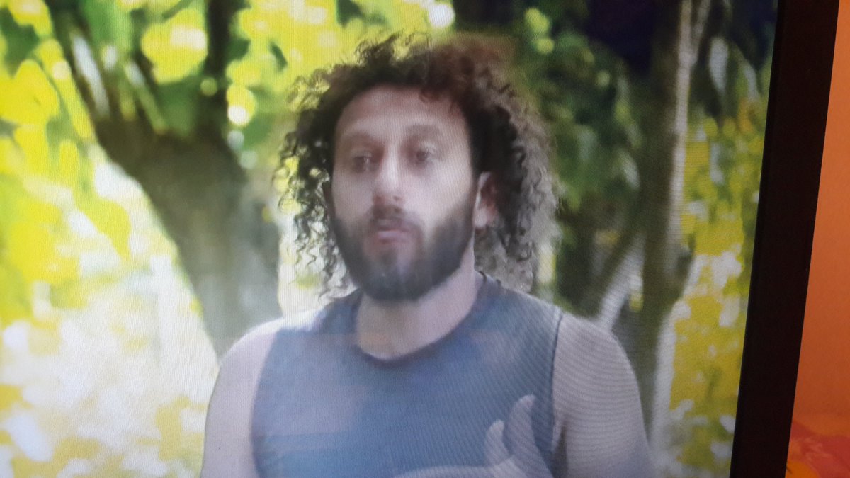 sadecedila1's tweet photo. Babuş saçın ne güzelmiş senin #survivor2020 https://t.co/QZ6ZLsfCS0