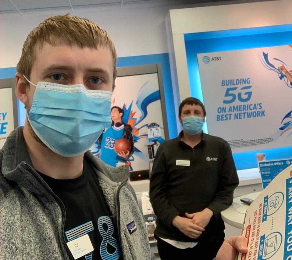 TWE West Chester PA, putting in work, and finally time to enjoy their pizza. Thank you Asurion for taking care of the team today!! <a href="/djasurion/">Don Jordan</a> <a href="/ProTech_NAR/">Mark Tew</a> <a href="/JLepordo/">Joe Lepordo</a> <a href="/wainrt/">Brian Wainwright</a> @twe_att #proudtobetwe