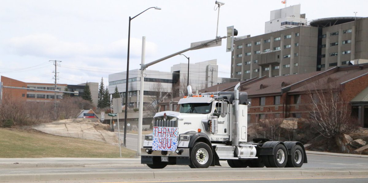 SudburyStar's tweet photo. Big thank-you: Convoy pays tribute to Sudbury health-care workers https://t.co/8jPFBQIVTB https://t.co/3ZRhLBkp2H