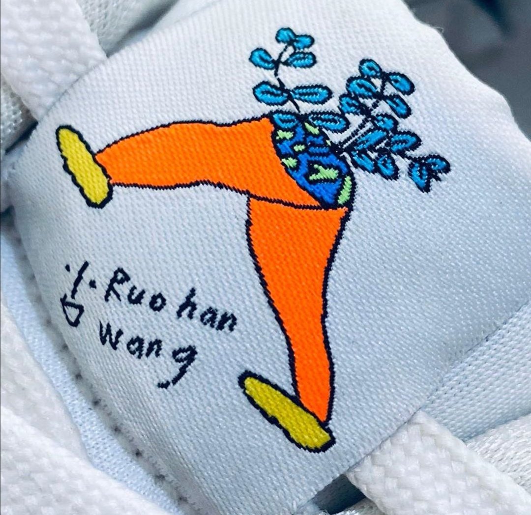 La Air Force 1 x Ruohan Wang en details 🙏
Le moins qu'on puisse dire, c'est que des détails, il yen a 🎨🖌️

Plutôt chaud sur la paire ? Ou plutôt pas chaud ? 🤔