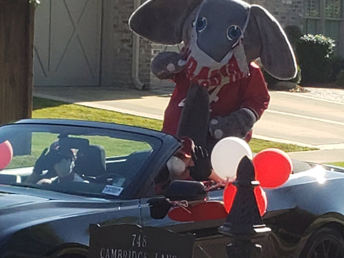 stevenmaccall's tweet photo. #ADayAtHome @UA_Athletics in Cambridge in Townes of North River!! https://t.co/WH2Du6NWa5