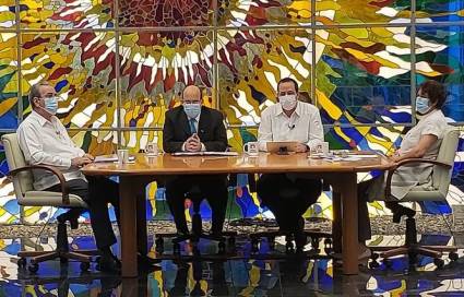 Los directivos, metodólogos y docentes del sector educacional en Villa Clara apoyamos las palabras expresadas por Ena Elsa Velázquez Cobiella, Ministra de Educación, quien compareció en la Mesa Redonda el 17 de abril 2020. #EducaciónVillaClara #CubaEsSalud #AlumnosDesdeCasa