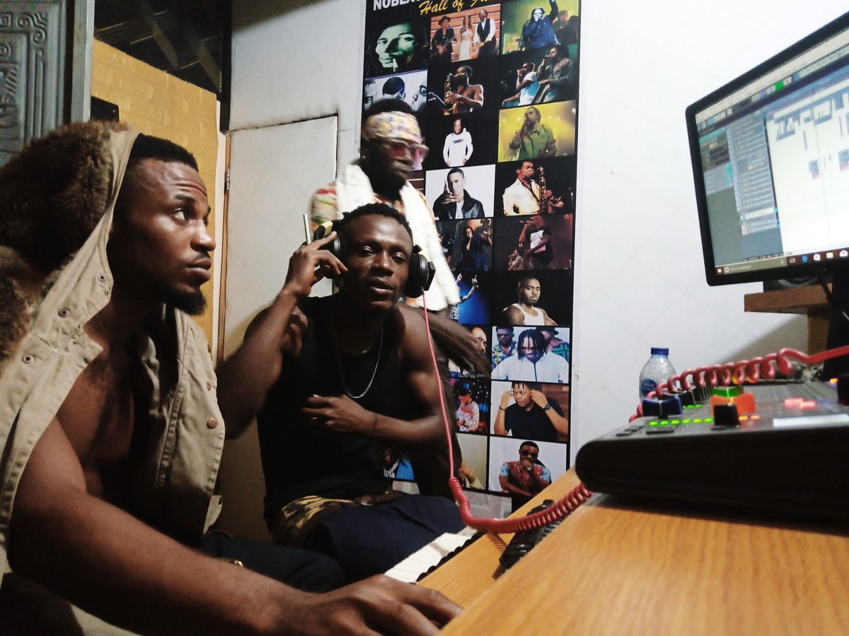 OreginahL_'s tweet photo. Men on Duty
@iamrain_raggamofiteacher
@preshnsoul
#MrBatty
#TheMusicalPrincipality https://t.co/6MEoXQBlZM