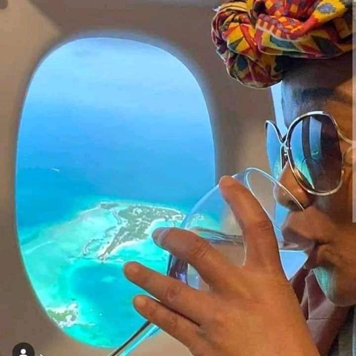 Meetemmyoks's tweet image. A little trick to amaze your village people after lockdown. #TogetherAtHome