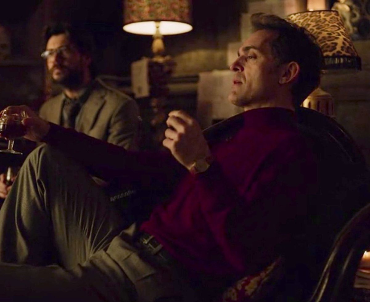 fonollovesa's tweet photo. me: i watch la casa de papel for the plot
the plot: https://t.co/q5JVoqIoRr