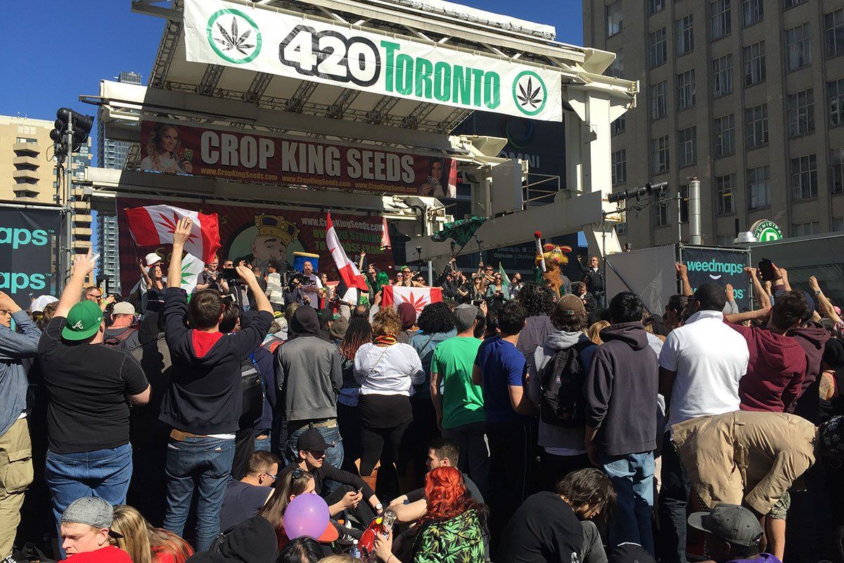 7ACRESmj's tweet photo. On Monday we'd usually be celebrating at @420Toronto or #420Vancouver but this year we must stay home and sesh together, virtually.
Register for Canada's biggest #VirtualSesh here: https://t.co/8ztaJ90SlW
#cannabis #canada #canadiancannabis #cloudsovercanada #420toronto https://t.co/G10mber7yK