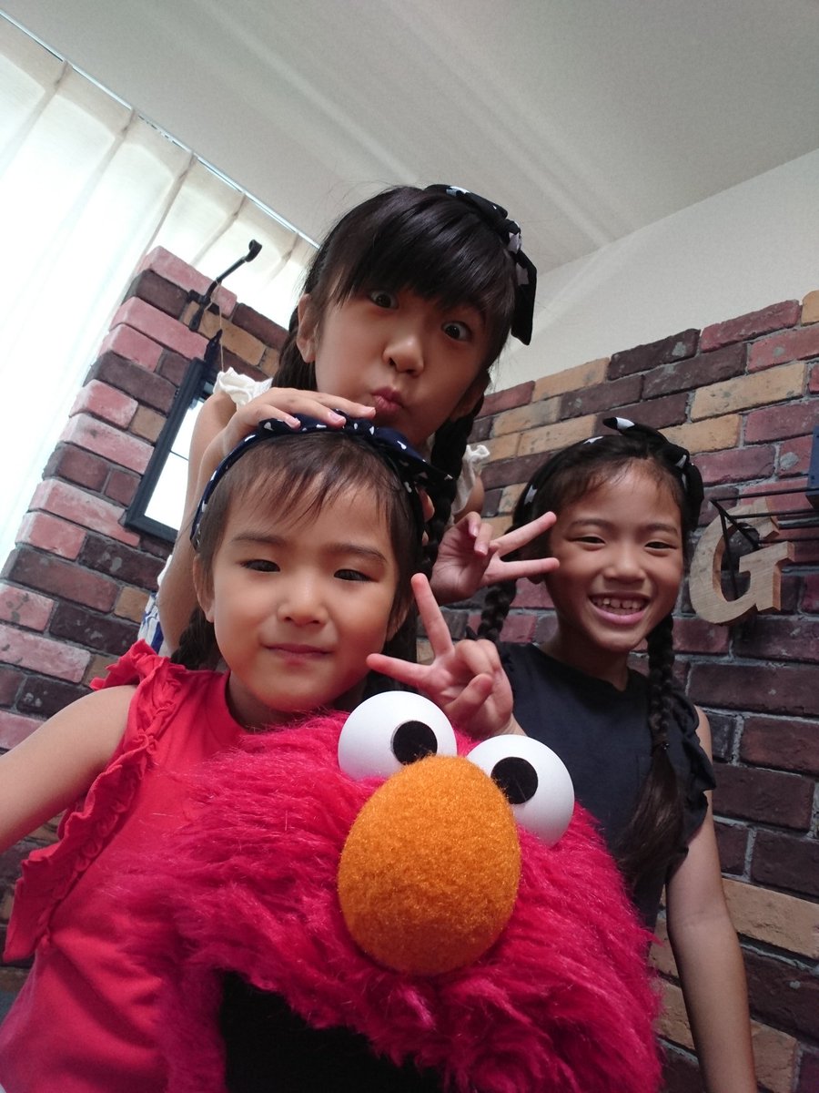 松本健太 パペティア声優 アンカーやらせていただきますね 好きな画像を貼って4人指名していくリレー エルモの思い出シリーズ ピコ太郎さんとクッキーモンスターとでcbcc In Youtube Studio T Co Jhg1c38cbs Kan Akiチャンネルのみんな