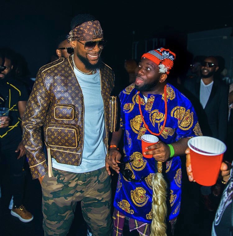 KelechiAFC's tweet photo. Happy Birthday to my bro and Big Mulla himself @iamwilliexo ππΎ.
β’
Itβs my turn to spray you money but quarantine wonβt let me πππ. Enjoy your day bro. Bless π.
β’
#williexo #birthday #bigmulla #isiagu #culture #blessed https://t.co/tf6kAGW4Or