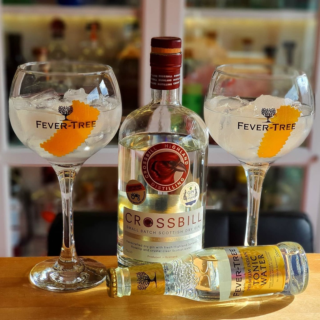 altomgin's tweet photo. Double trouble.

@crossbill_highland_distilling @fevertreemixers @multibev 
#crossbillgin #fevertreeindiantonic #fevertreetonicwater #tonicwater #gin #tonic #ginandtonic #ginogtonic #ginli #ginsamler #ginsta #ginstagram #ilovegin #ginsaturday #orangepeel #ginblogger #multibe… https://t.co/KGbqxu4QNL