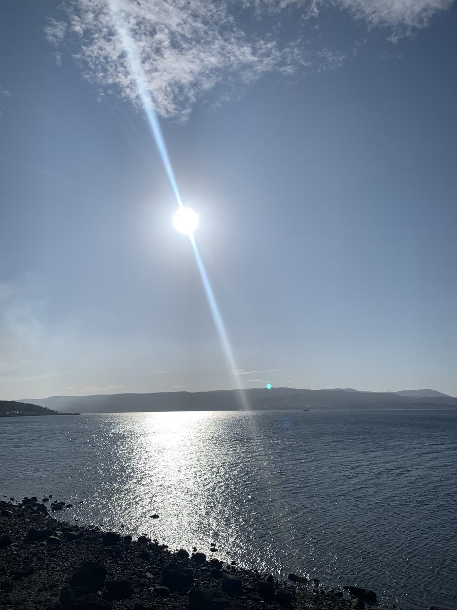 Gillnees's tweet photo. Views from today’s walk with @skepti_cal  @jenlou96 &amp; @MarcusFulton67 So lucky to have this view on our doorstep @discinverclyde https://t.co/hLkiO1SrUc