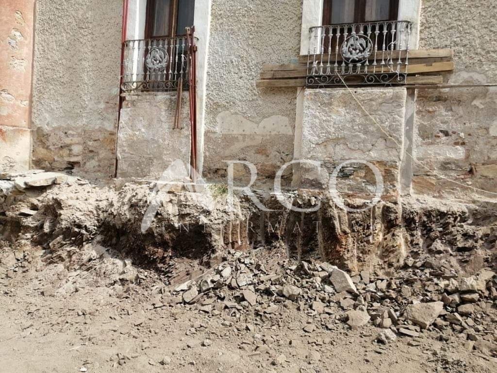 arcomatehuala's tweet photo. Ahora destruyen banqueta en alto de piezas originales en la calle principal, #RealDe14 sin autorizacion del INAH  
@INAH_SLP @INAHmx @pueblos_mexico
@GobEdoSLP @GobiernoMX 

Nota: https://t.co/O0gDDo2pGk https://t.co/64kHAewlka https://t.co/Wcuy4OMpN6