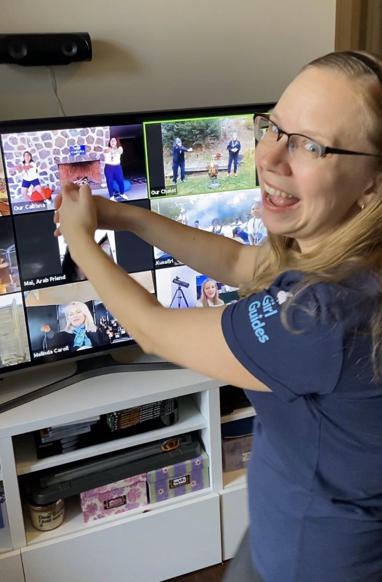 brownowl139's tweet photo. Thank you @wagggsworld and everyone who led that incredible virtual campfire!  It was so fun to sing old and new songs with over 6,000 sisters worldwide! #ShareTheLight #WAGGGS #GirlGuidesOfCanada https://t.co/HYUK9Xrxcf