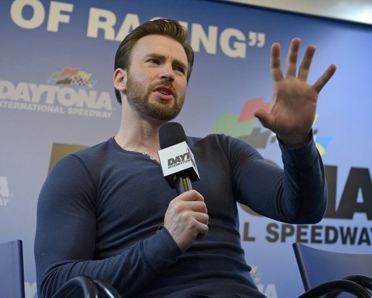 ransomxdrysdale's tweet photo. The way you can see the outline of his biceps... https://t.co/3h3Pzkrfur