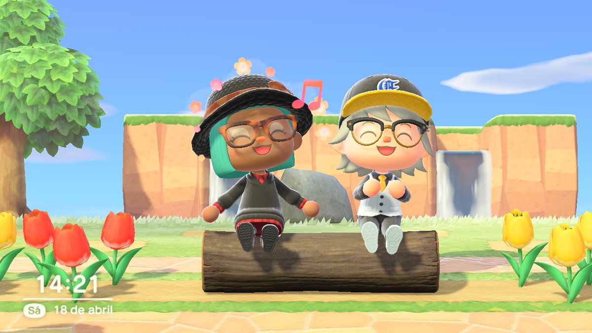 ManuuGoomez's tweet photo. De pesca en el hemisferiosur sur con @SMPG6 y de paseo por el museo con #morania .. Me meo con ellas!  #AnimalCrossing #ACNH #NintendoSwitch https://t.co/SMJjbnzgPX