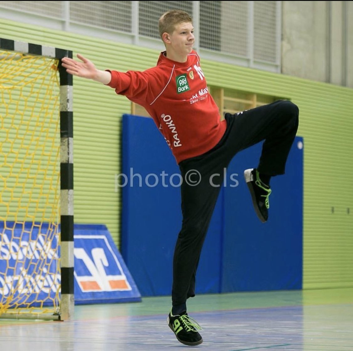 HandballClubTO's tweet image. Congratulations to our very own Ove who has signed with his hometown club @hsgdita for next season! Despite only 1 year with our club you’ve made a huge impact on &amp;amp; off the court. You’re a world class goalkeeper and we will miss your talent and dedication to the sport. 👏🤾🏼‍♂️🛑