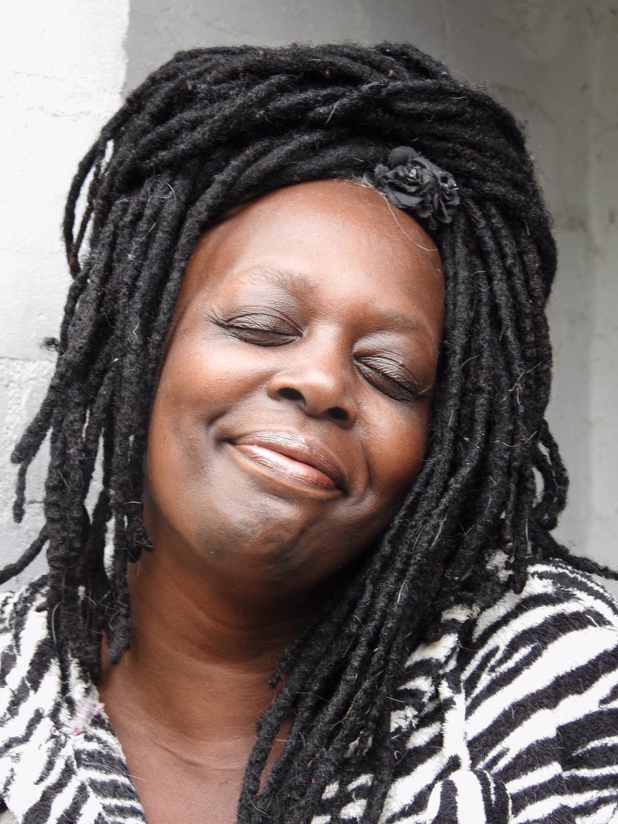 “I just want the whole world to know how much I love them. That’s what I keep chanting about about. I really do. And Flo loves them too. I want to heal the whole world with this love.”  #LoveInATimeOfIsolation  #LoveInATimeOfCorona  #DoorstepPortraits https://www.instagram.com/p/B_Ie89f...