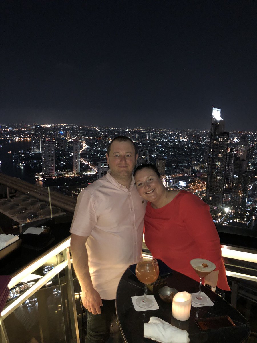 ChrisJDaffern's tweet photo. This time last year I was swigging cocktails in Bangkok ๐น๐ญ
Now Iโm swigging Coors in kitchen ๐ซ #goingbackasap https://t.co/lYxQmQaCqi
