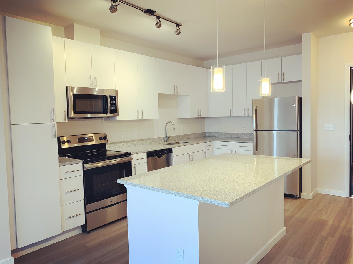 centerwestbalt's tweet photo. At @centerwestbaltimore we take #kitchengoals to the next level! It makes all the #cookingathome even better! #baltimoreapartments #livebaltimore #cookingathome #quarantinelife #apartmentliving #apartmentkitchen https://t.co/F3R5UnoM9H