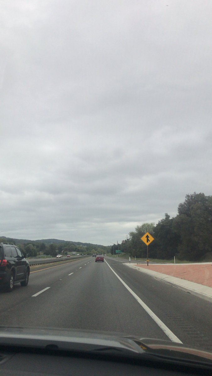 KyleFinger's tweet image. Beautiful drive. #wildflowers #wildflowerdrive #atascadero #cloudysky