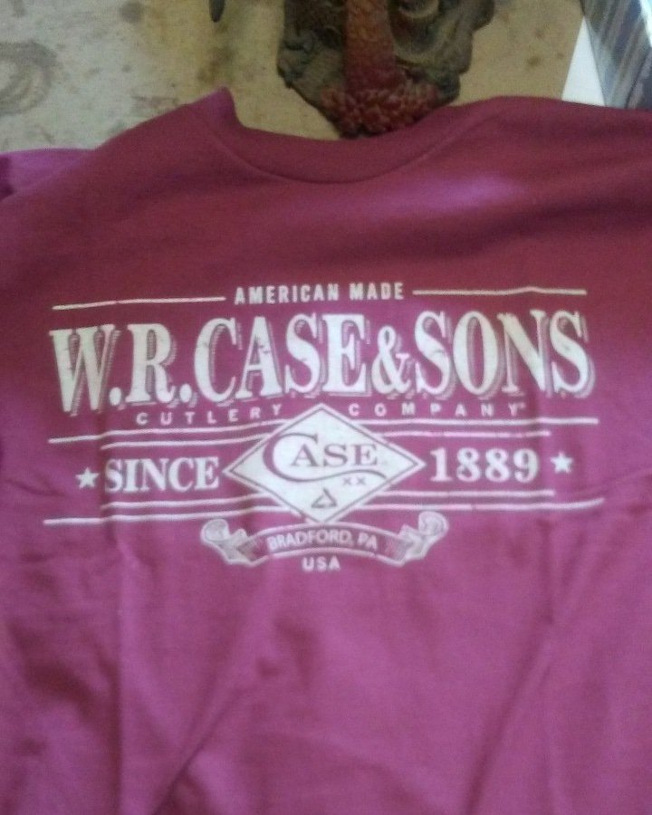 OStacking2's tweet photo. I finally got it today is!!!
Red Case Knives T-Shirt!!!
@wrcase #wrcase #tshirtchallenge https://t.co/SrK1oMlE03