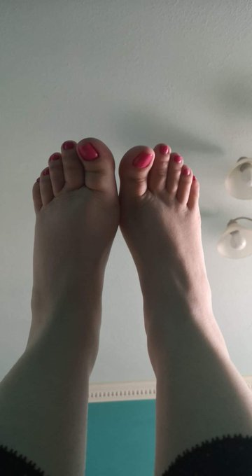 Ma toe beans is pink 🌸🌺 https://t.co/N5gIPjrn2s<a href="/tag/sex"class="tags"><span>#sex</span></a><a href="/tag/nude"class="tags"><span>#nude</span></a><a href="/tag/nsfw"class="tags"><span>#nsfw</span></a><a href="/tag/sexwork"class="tags"><span>#sexwork</span></a><a href="/tag/nudes"class="tags"><span>#nudes</span></a><a href="/tag/sw"class="tags"><span>#sw</span></a><a href="/tag/onlyfans"class="tags"><span>#onlyfans</span></a>