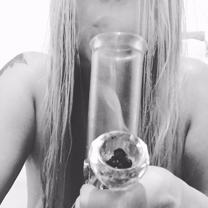 Mood https://t.co/z9WYKMQ0ZW<a href="/tag/blonde"class="tags"><span>#blonde</span></a><a href="/tag/inhale"class="tags"><span>#inhale</span></a><a href="/tag/bakedbeauty"class="tags"><span>#bakedbeauty</span></a>