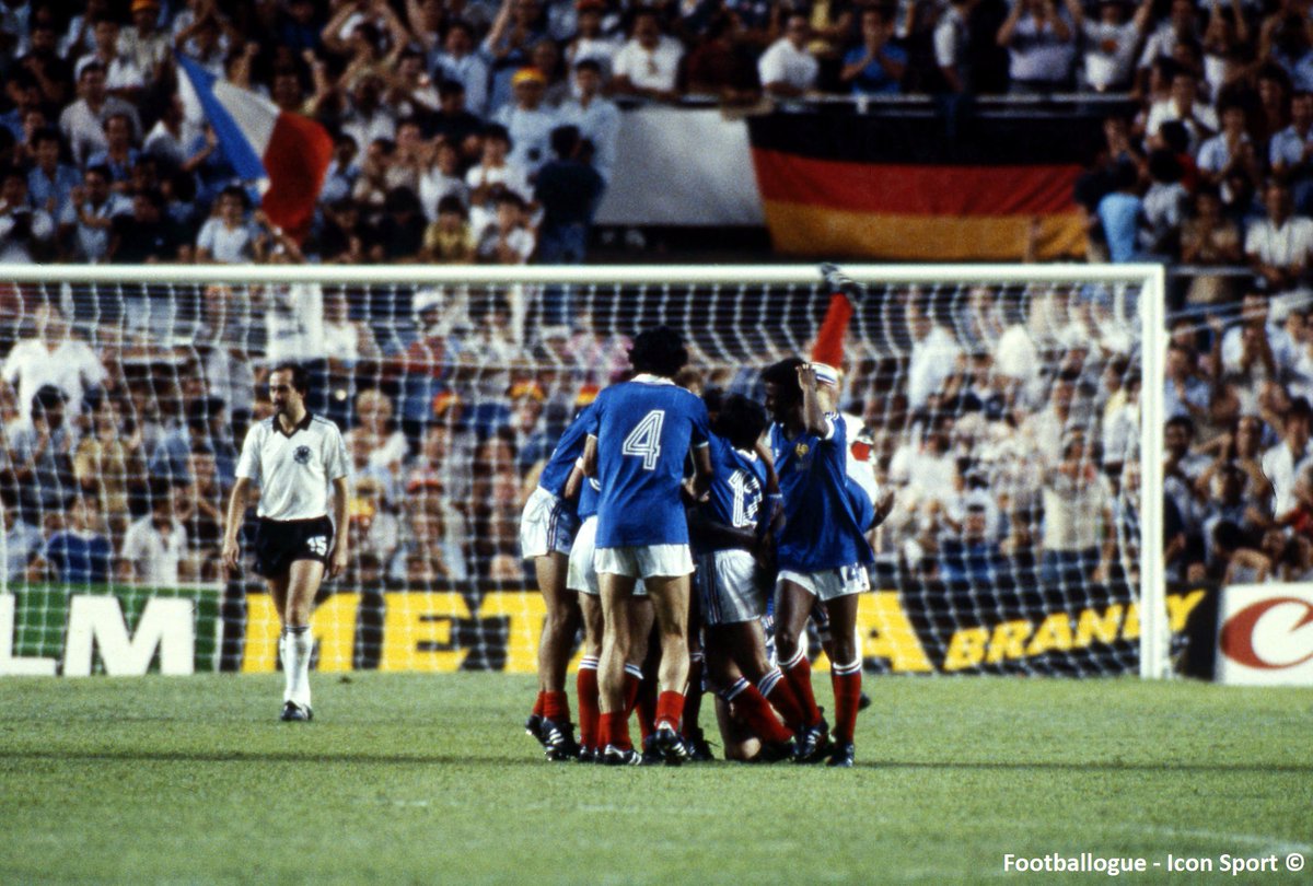 Footballogue's tweet photo. [#EDF🇫🇷] TF1 vient de mettre en ligne des matchs de légende de l'Equipe de France ! 🤩

De la demi-finale du mondial 82 face à la RFA à la finale du mondial 2018 face à la Croatie... 

➡ Dispo aussi : https://t.co/ezmZ6kvvWf https://t.co/Wf2km8KxIt