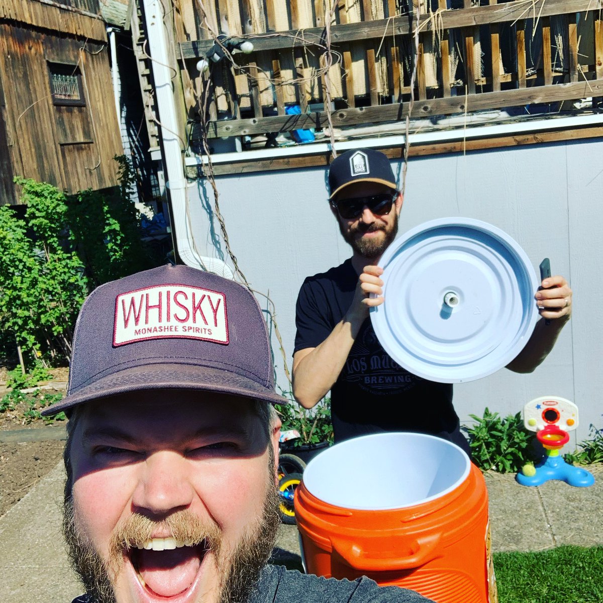 Distant #YardBrew going down today! Enjoy the sunshine safely everyone!! ☀️🍺 #BCBeer #Doans #SharpeBrewing #eastvan #smiles #sunshine #goodtimes #yvrbeer #homebrew #funtimes
