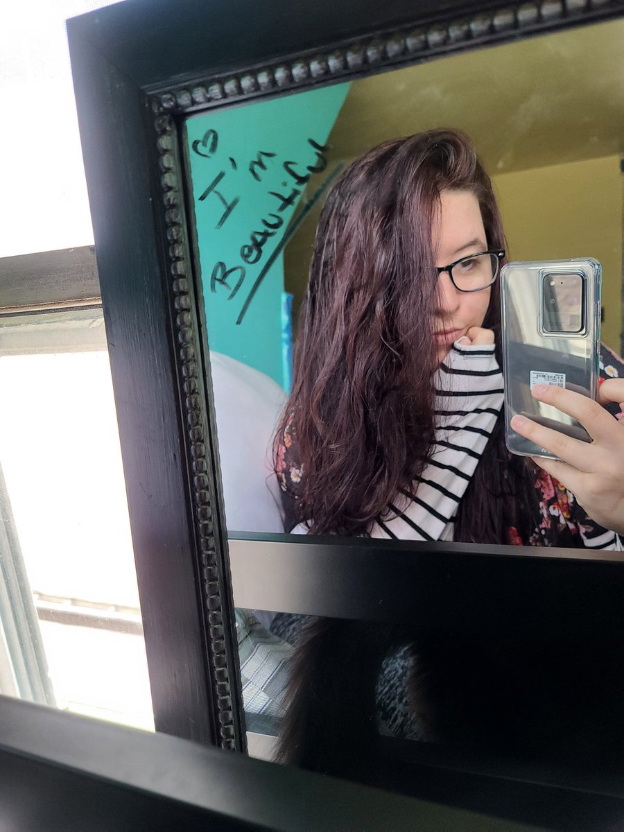 itsmannarose's tweet photo. #schatzselflovechallenge ❤ #imbeautiful https://t.co/kqEmY3ykwq